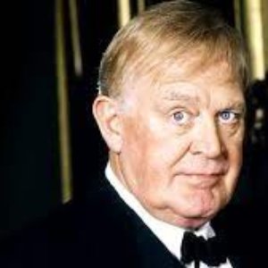 Joss Ackland 的头像