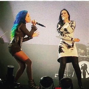 Tarja with Alissa White-Gluz 的头像