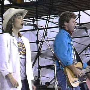 Emmylou Harris & Southern Pacific 的头像