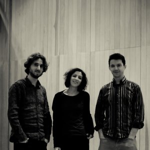 Tori Freestone Trio 的头像