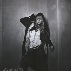 Hotei Tomoyasu vs Tsuchiya Anna のアバター