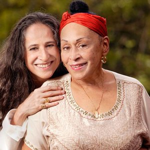 Bild für 'Omara Portuondo e Maria Bethânia'