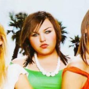“C3QS  (Viko, Jóse Y Celina De Rebelde”的封面