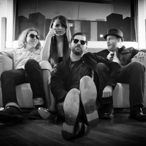 Sara Robinson & The Midnight Special 的头像