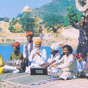 Latif Ahmed Khan & Gypsies of Rajasthan 的头像