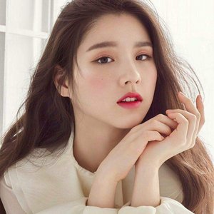 Image for 'HeeJin (LOONA)'