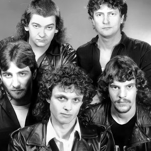 Just Strait 的头像