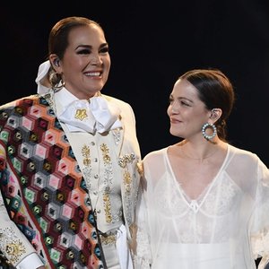 Avatar for Natalia Lafourcade & Aida Cuevas