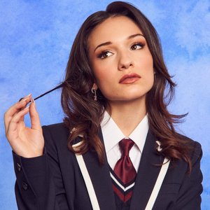 Enola Cox のアバター