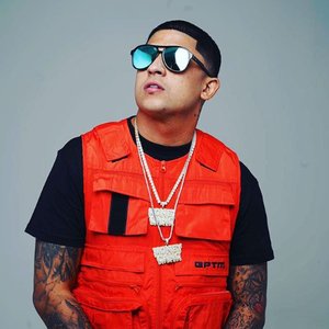 Carlitos Rossy 的头像