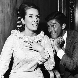 Dick Van Dyke and Sally Ann Howes 的头像