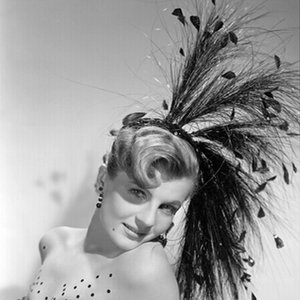 Bild für 'Corinne Calvet'