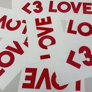<3