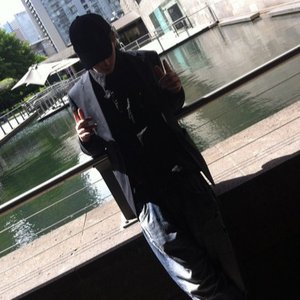 Rh3tt 的头像