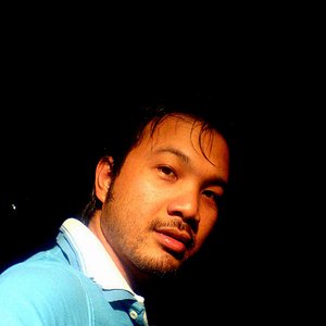 Pou Khlaing için avatar