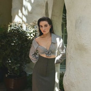 Kaitlyn Dever 的头像