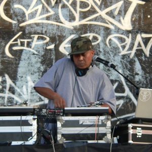 D Babu And Dj Qbert 的头像