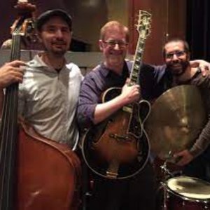 Devin Drobka Trio 的头像