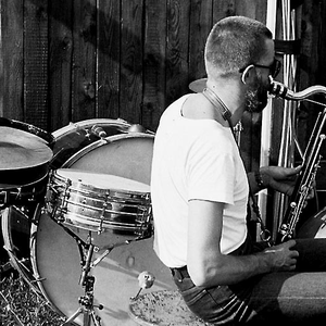 Han Bennink photo provided by Last.fm