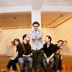 Bennie James & The Hesitant Few 的头像