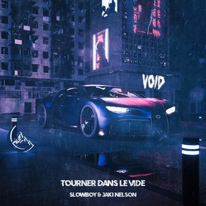 Tourner dans le vide