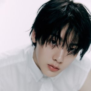 윤산하 的头像