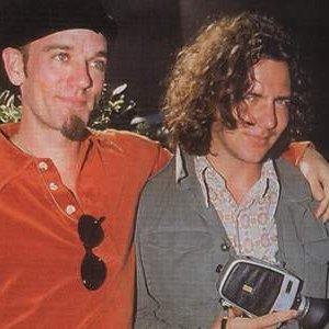 R.E.M. & Eddie Vedder için avatar