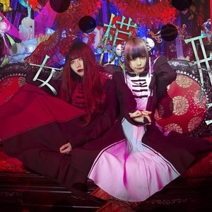 the girl mannequin 的头像