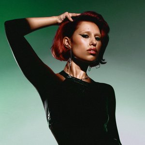 RAYE 的头像