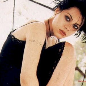 Fairuza Balk 的头像