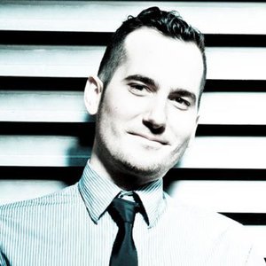 Andrew Bayer & Alison May のアバター