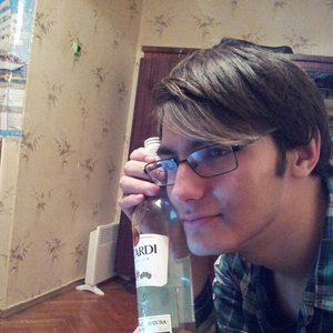 DreamcastMan спел и на гитарке сыграл 的头像