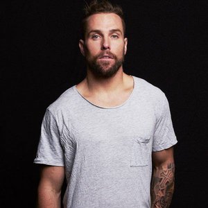 Adam George 的头像