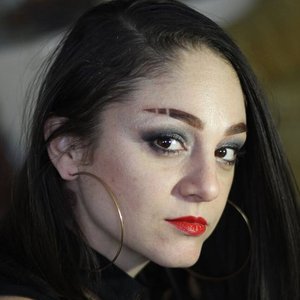 Corina Corina için avatar