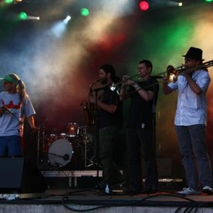 Sari Ska Band & Metrowy için avatar