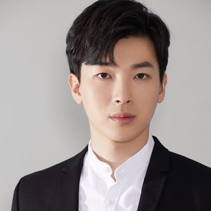 Park Kang Hyun 的头像