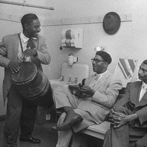 “Chano Pozo With Dizzy Gillespie”的封面
