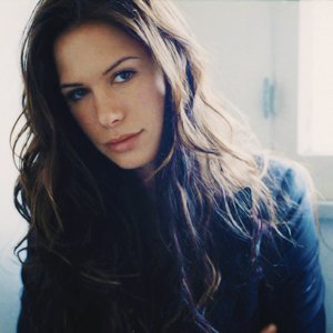Rhona Mitra 的头像