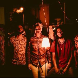 Letícia Fialho e a Orquestra da Rua 的头像