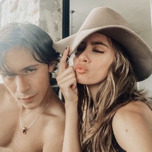 Rebelde la Serie, Azul Guaita, Alejandro Puente 的头像