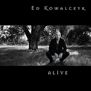“Alive”的封面