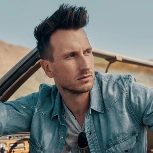 Russell Dickerson 的头像