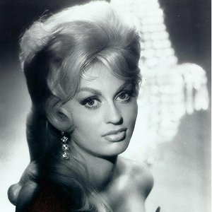 Miss Pat Collins 的头像