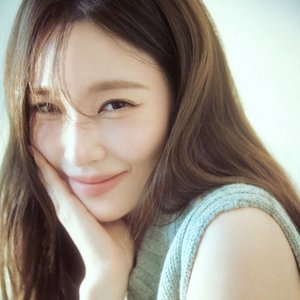 Tiffany Young 的头像
