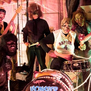 “monster fever”的封面