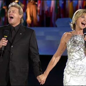 Olivia Newton-John & John Farnham 的头像