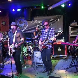 Tom Gillam & Tractor Pull 的头像