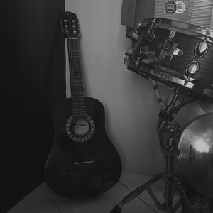 Eu, a Madrugada & um Violão Velho (Demo)