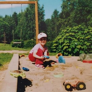 hiekkalaatikko - Single