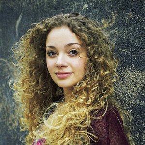 Avatar for Carrie Hope Fletcher